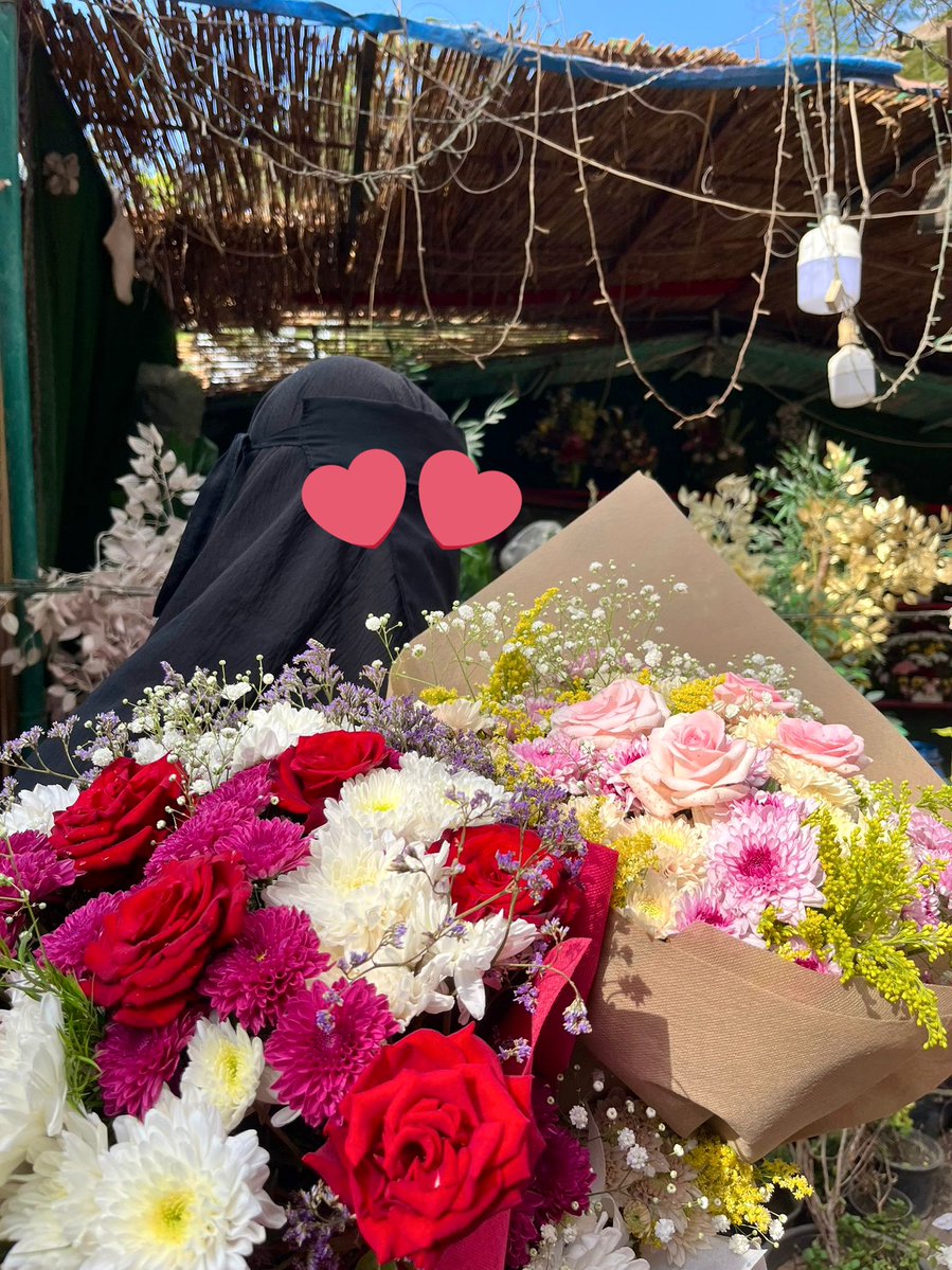 troiscinqzero's tweet image. 15€ le bouquet je vais en acheter toutes les semaines