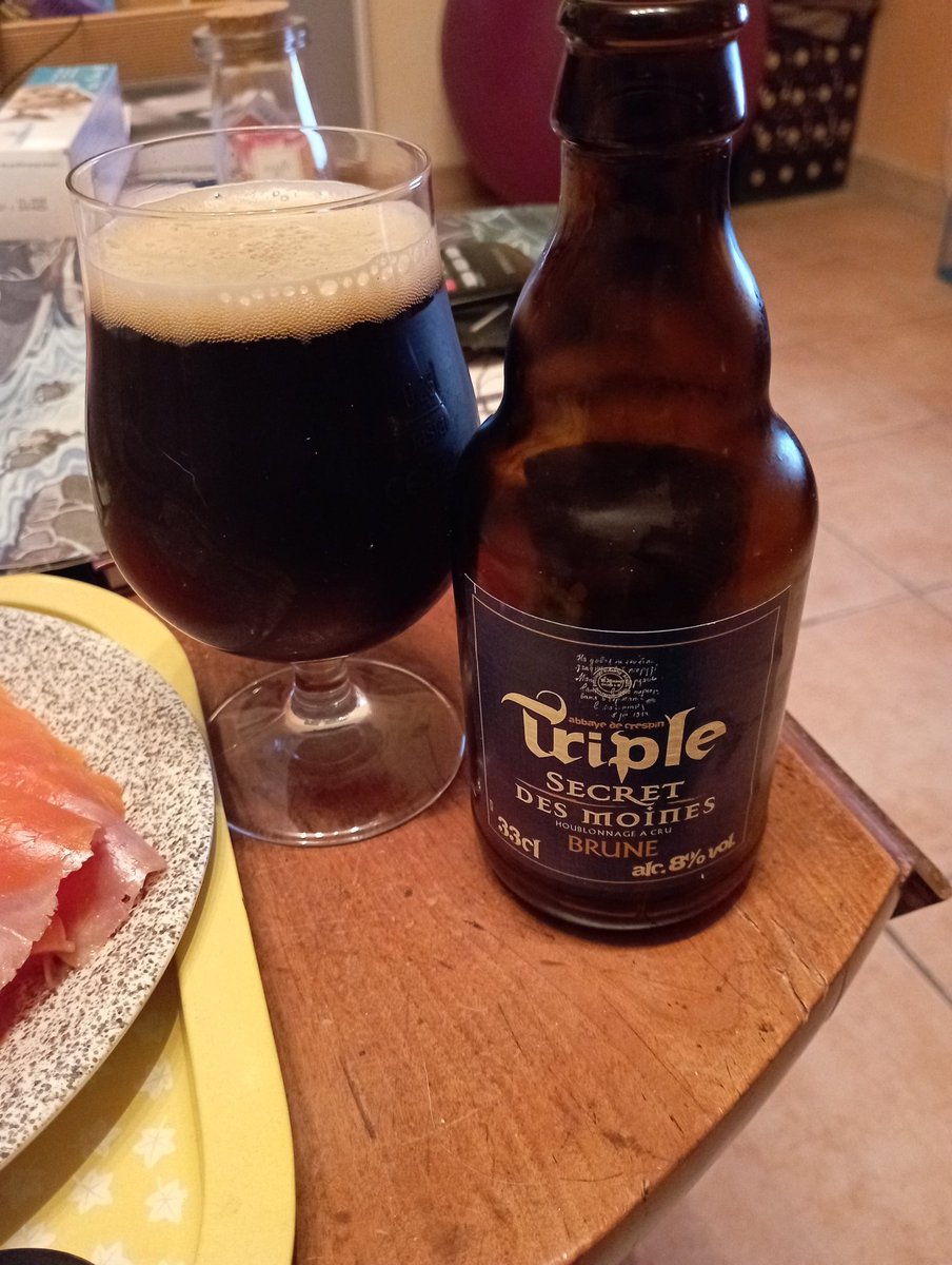 ADel875's tweet image. C&apos;est samedi 
#AperoTime 
Une petite brune, juste ce qu&apos;il faut d&apos;amertume 
#CaComptepasPourDesPrunes