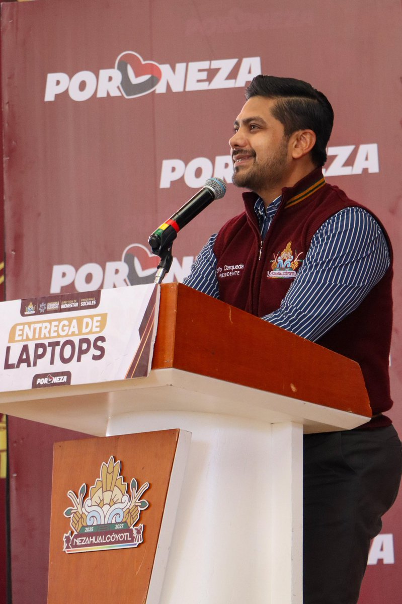 Adolfo_Cerqueda's tweet image. Reconocemos a las hijas e hijos de nuestra Policía Municipal con laptops y estímulos económicos 👏🏽

Me dio mucho gusto entregarles #laptops 💻 y apoyos económicos como un reconocimiento a su esfuerzo en la escuela, pero también como una forma de agradecer el trabajo y la entrega