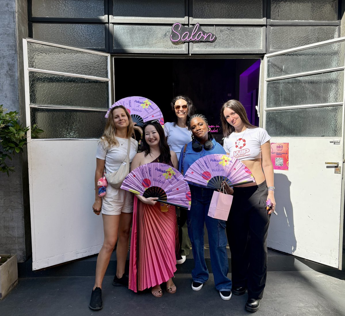 Just_Luuuu's tweet image. OG team, amazing @WomenInPolkadot, nail saloon, Sub0, Polkadot, what more you need? 💅🔥