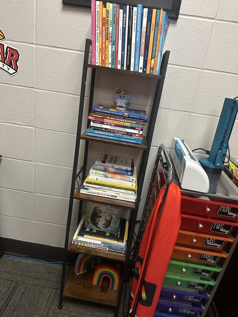techamys's tweet image. FINALLY got my new ladder bookcase moved into my office loaded with a few of my favorite books by some of my favorite authors! 📚 💕 💻