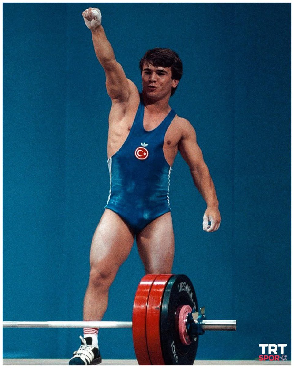 Rahmetle

#NaimSüleymanoğlu
#Teksas