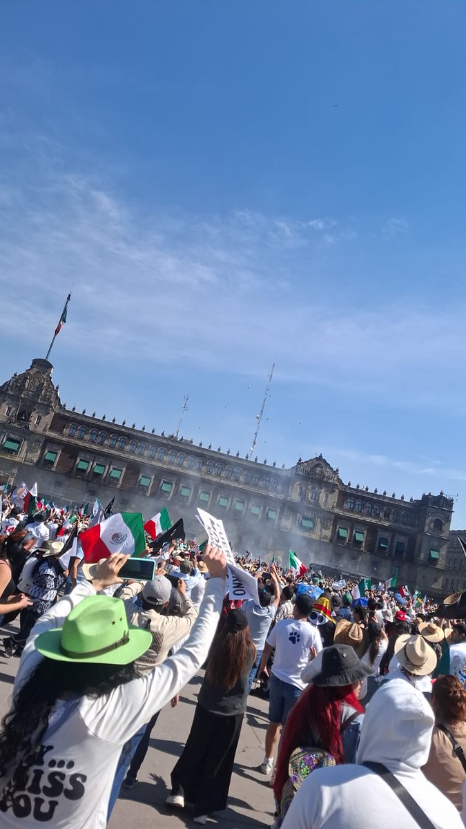 20PeterMel's tweet image. Así se ven los bots a las 13:05 del #15DeNoviembre en zócalo de CDMX

DESTITUCIÓN A LA CHICHIS DE LIMÓN‼️ 

NO SOMOS 10, NO SOMOS 100, CUÉNTANOS BIEN‼️

FUERA CLAUDIA‼️ 

FUERA MORENA‼️ 

Sumen 80 ciudades más de 🇲🇽

#15NOV #MarchaNacional
#GenZ #GeneraciónZ
#ElFuturoEsLibertario