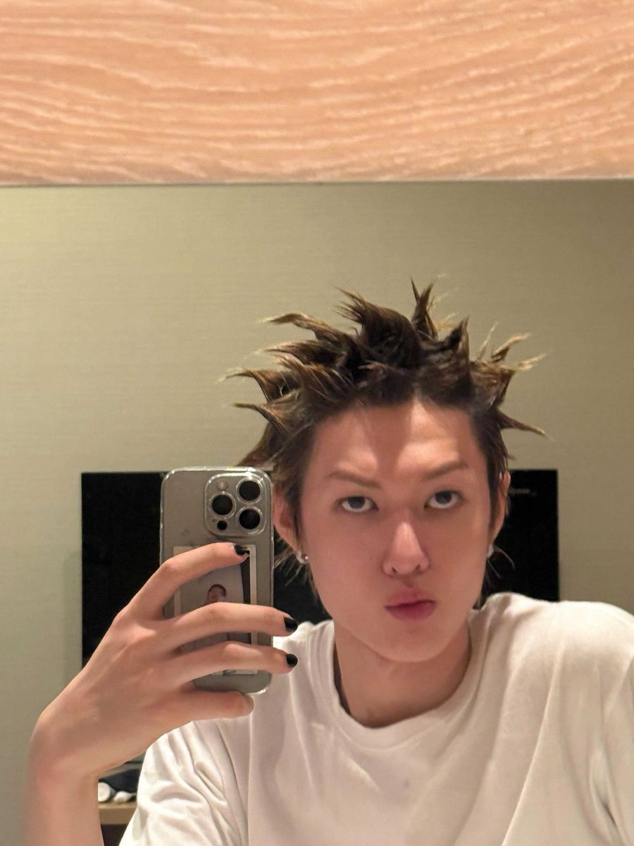 weverse_cortis's tweet photo. 📝 [MARTIN⭐️]  :  2/2

•25.11.11  2:40AM
#MARTIN #CORTIS https://t.co/iGcEHvqvvc