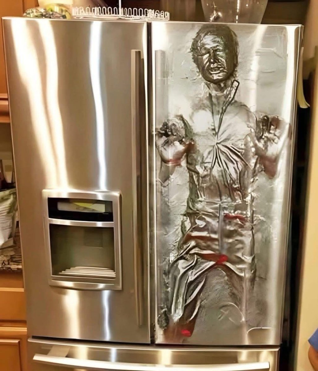 I need this fridge. 😍