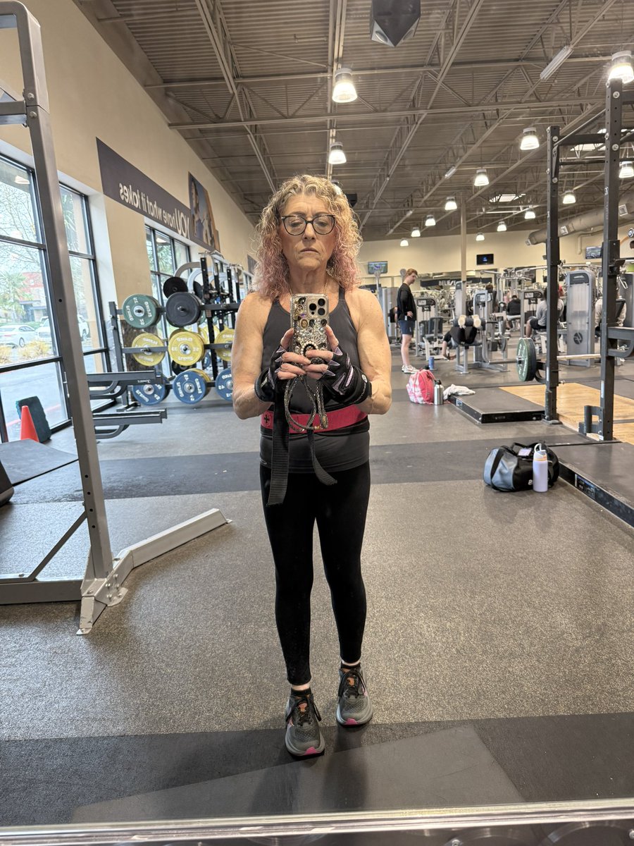 It’s leg day!!!  Time to wreck my lower half again!!  Last one took me a whole week to recover!!  Cardio after too for some extra torture!!! 🤣🤣🤣