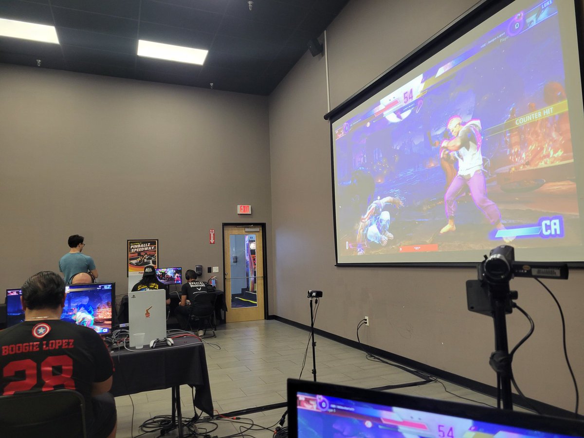 We're  live with SF6 at KICKBACK  2 twitch.tv/ugk4life 🤠