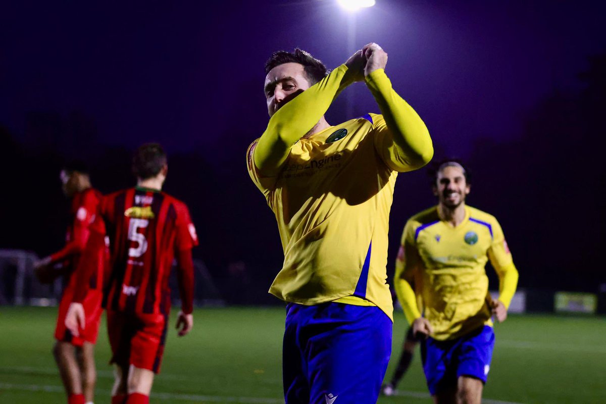 AscotUnitedFC's tweet image. 𝐃𝐢𝐝 𝐬𝐨𝐦𝐞𝐨𝐧𝐞 𝐬𝐚𝐲 𝟑 𝐩𝐨𝐢𝐧𝐭𝐬 🏌️

✔️ match winner
✔️ player of the match
✔️ seany frasers back

@seanyfrase 

#WeAreAscot
#UpTheYellas