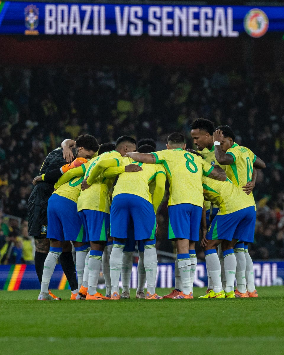 Casemiro's tweet image. 🇧🇷 Um excelente jogo de toda a equipe! Mais um passo para a Copa do Mundo! Vamos, Brasil!