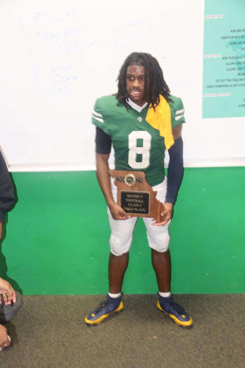 Mike Hollis (27) tweet media