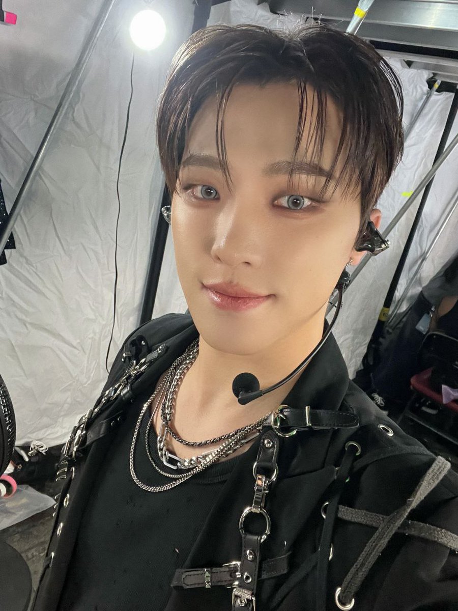 cseventeenbr's tweet photo. 🦦 | #Dino compartilhou novas fotos no #Weverse!

[1/3]

🦦: Encontre as diferenças 😎🫶🏻

• Por favor, mantenha os créditos!
• Utilize #CentralSeventeenBr para mais conteúdo incrível sobre o SEVENTEEN.

~🐈‍⬛

#SEVENTEEN #세븐틴 #CARAT https://t.co/olYlPg4pL8