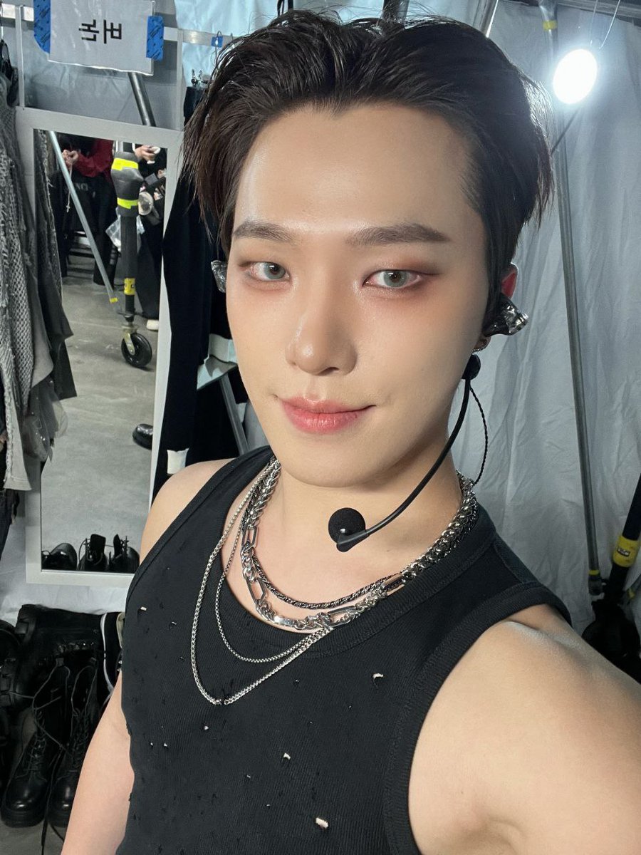 cseventeenbr's tweet photo. 🦦 | #Dino compartilhou novas fotos no #Weverse!

[1/3]

🦦: Encontre as diferenças 😎🫶🏻

• Por favor, mantenha os créditos!
• Utilize #CentralSeventeenBr para mais conteúdo incrível sobre o SEVENTEEN.

~🐈‍⬛

#SEVENTEEN #세븐틴 #CARAT https://t.co/olYlPg4pL8