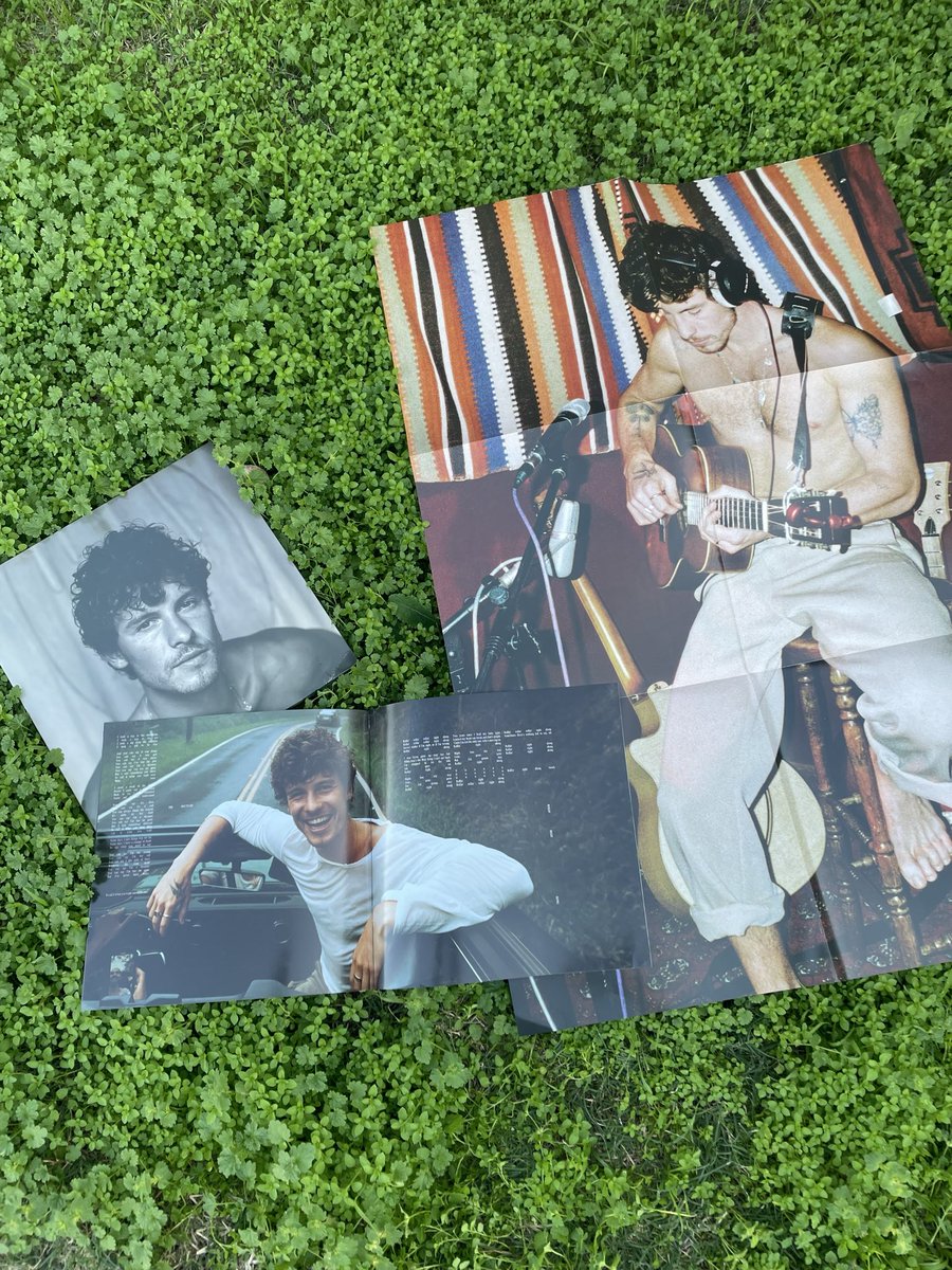 mendeslover088's tweet image. november 2024 me needed this more than she even realized. every lyric hit a part of me that i didn’t know needed healing, and i’m truly thankful for everything this music helped me get through. happy 1st birthday to a project that meant more to me than i can explain🫂♥️✨