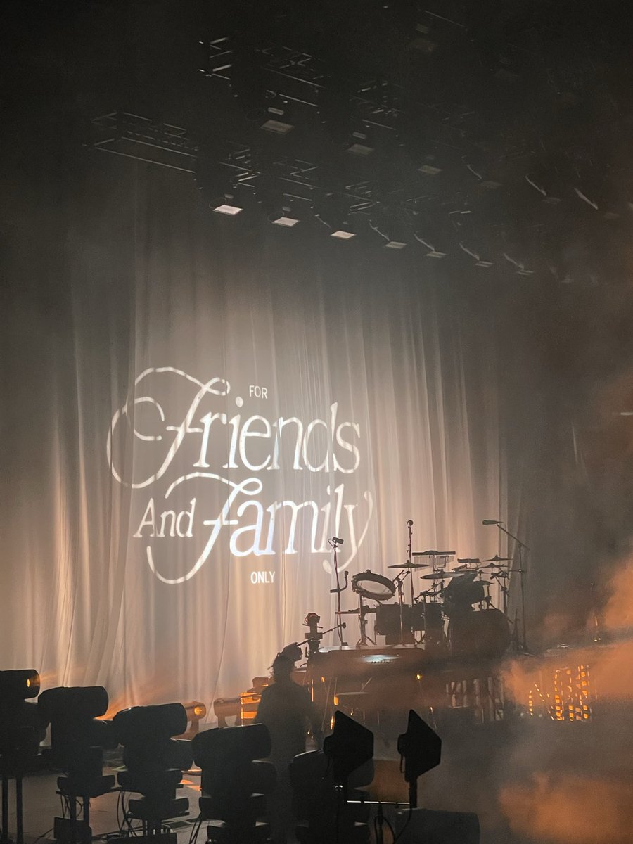 mendeslover088's tweet image. november 2024 me needed this more than she even realized. every lyric hit a part of me that i didn’t know needed healing, and i’m truly thankful for everything this music helped me get through. happy 1st birthday to a project that meant more to me than i can explain🫂♥️✨