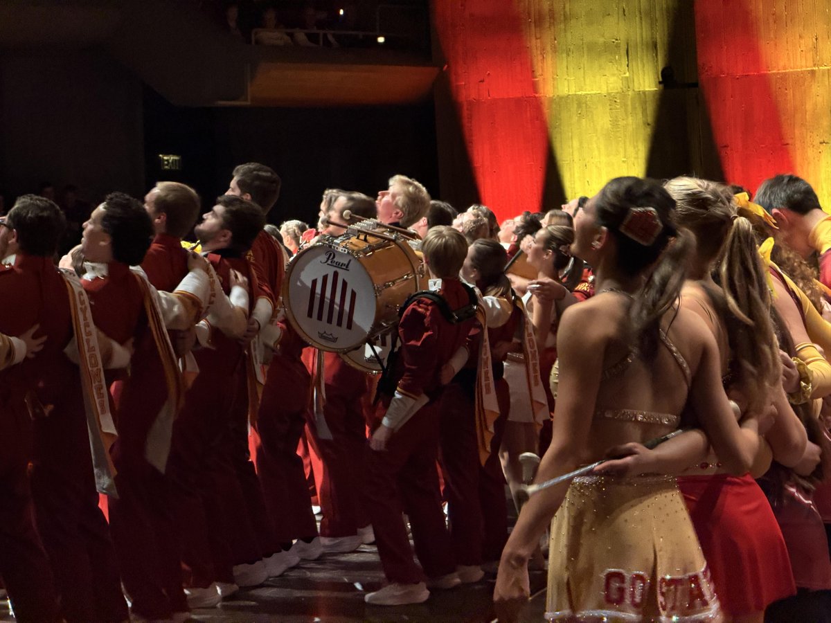 ISUCFVMB's tweet photo. Another Band Extravaganza in the books! A sold out crowd plus nearly 500 more on the live stream! Now itβs time to relax and enjoy the weekend, and start getting ready for Senior Night on the 22nd!
#cyclonenation #marchingband #isucfvmb https://t.co/qGlgmau2dl