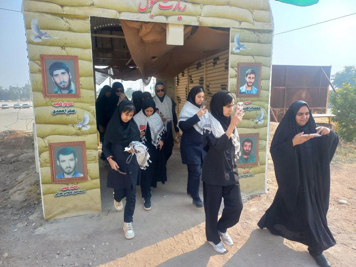 espidzh's tweet image. 🔘فتح‌المبین  میزبان دانش آموز #آق_قلا
🔻دانش آموزان  دختر  آق قلایی 
بعد از ظهر امروز از منطقه عملیاتی فتح المبین بازدید کردند و از چگونگی انجام  این عملیات ظفرمند آشنا شدند.
#راهیان_نور