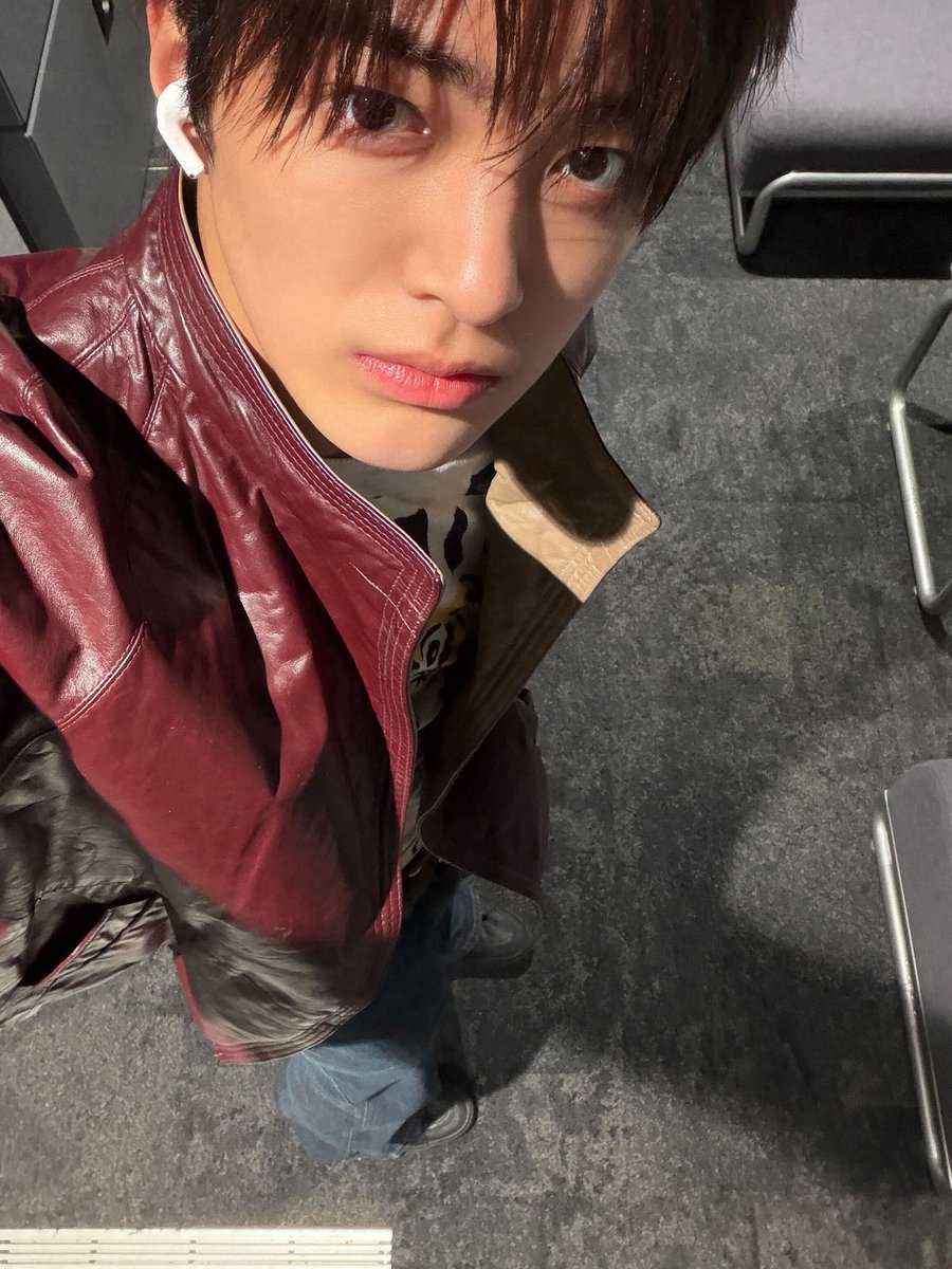 weverse_cortis's tweet photo. 📝 [KEONHO⭐️]  :

☠️new jacket☠️

-
•25.11.14  9:40PM KST
#KEONHO #CORTIS #WEVERSE https://t.co/qntdKr9vB4