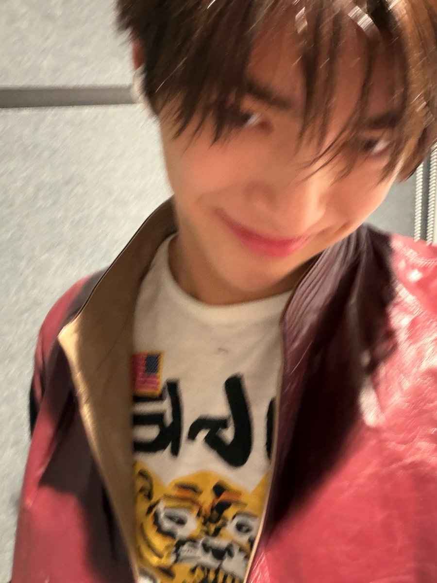 weverse_cortis's tweet photo. 📝 [KEONHO⭐️]  :

☠️new jacket☠️

-
•25.11.14  9:40PM KST
#KEONHO #CORTIS #WEVERSE https://t.co/qntdKr9vB4