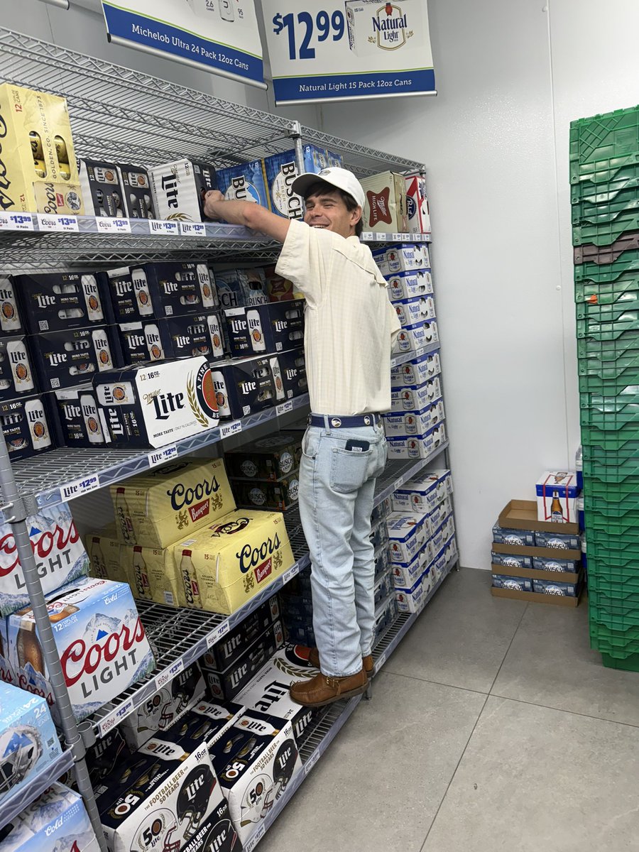 Mike Steaks tweet media