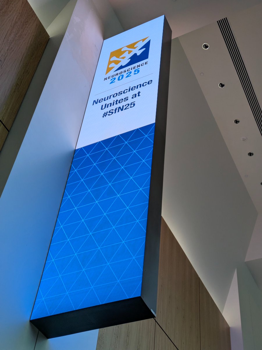 Umbrella✅
Sneakers✅
Poster✅

Excited to see everyone at #SfN25 
Come check out #URochesterResearch at Booth 12 in the Grad Fair starting at 1 pm!
<a href="/URochester_SMD/">URochester SMD</a>