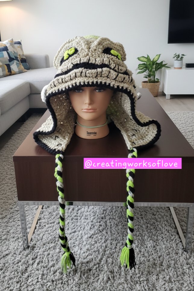 JenniferMacEwe1's tweet image. Crochet large oggie boogie hood #creatingworksoflove #crochet