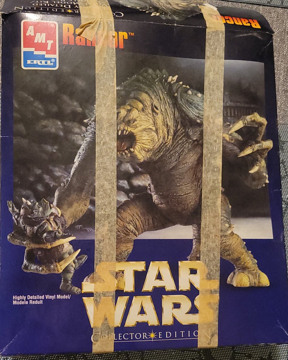 This is why I like vinyl. The gigantic single pieces are so cool. Got this kit cheap on an ebay alert