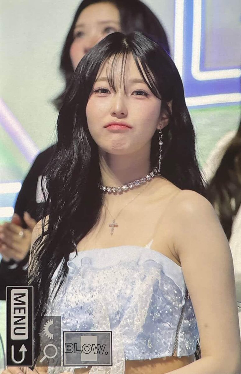 fromissapphics's tweet image. Jiheon 🍯