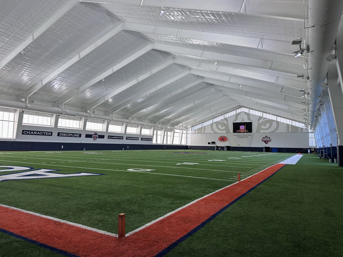 barrett_trotter's tweet image. Thanks to @AuburnFootball for letting us get a stretch and Walk Through yesterday! Always great to be back on the plains and even better to end the night with a W!