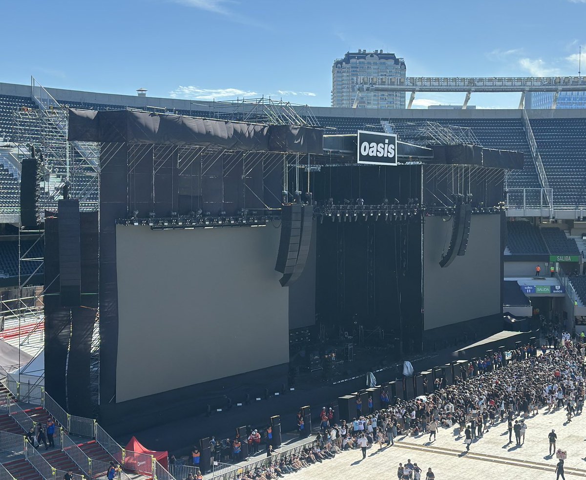 Oasis Mania tweet media