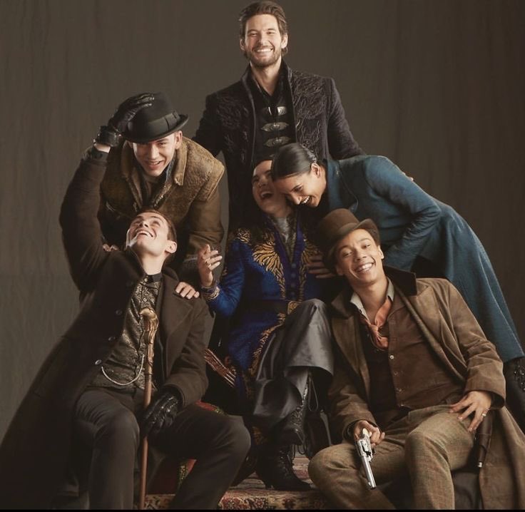 #SaveShadowAndBone #SixOfCrowsSpinoff