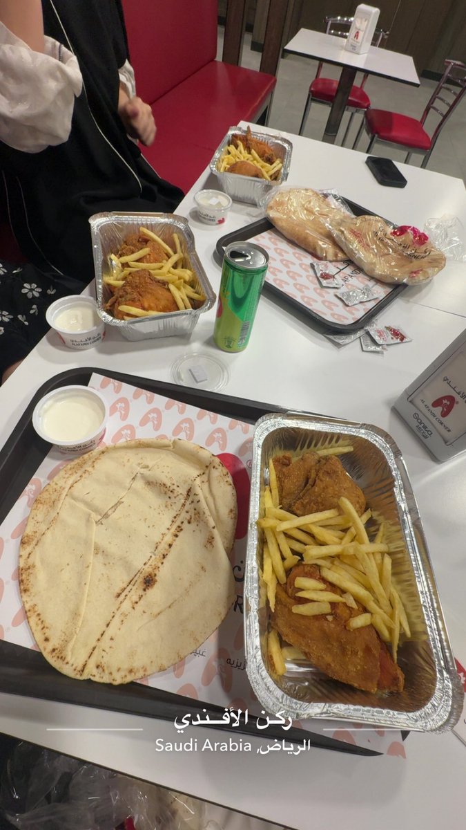 jlu_ir's tweet image. الجوع مليون 🚶‍♀️🚶‍♀️