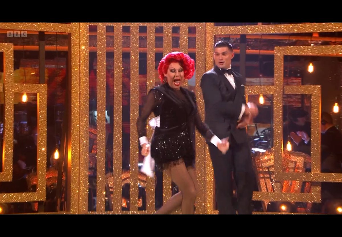 KDCunliffe's tweet photo. Itโs supposed to be about โthe celebrityโ but that performance from Aljaz was phenomenal. He threw the kitchen sink at that.
#Strictly #StrictlyComeDancing #lavoix #aljaz https://t.co/wmTJ6APpzL