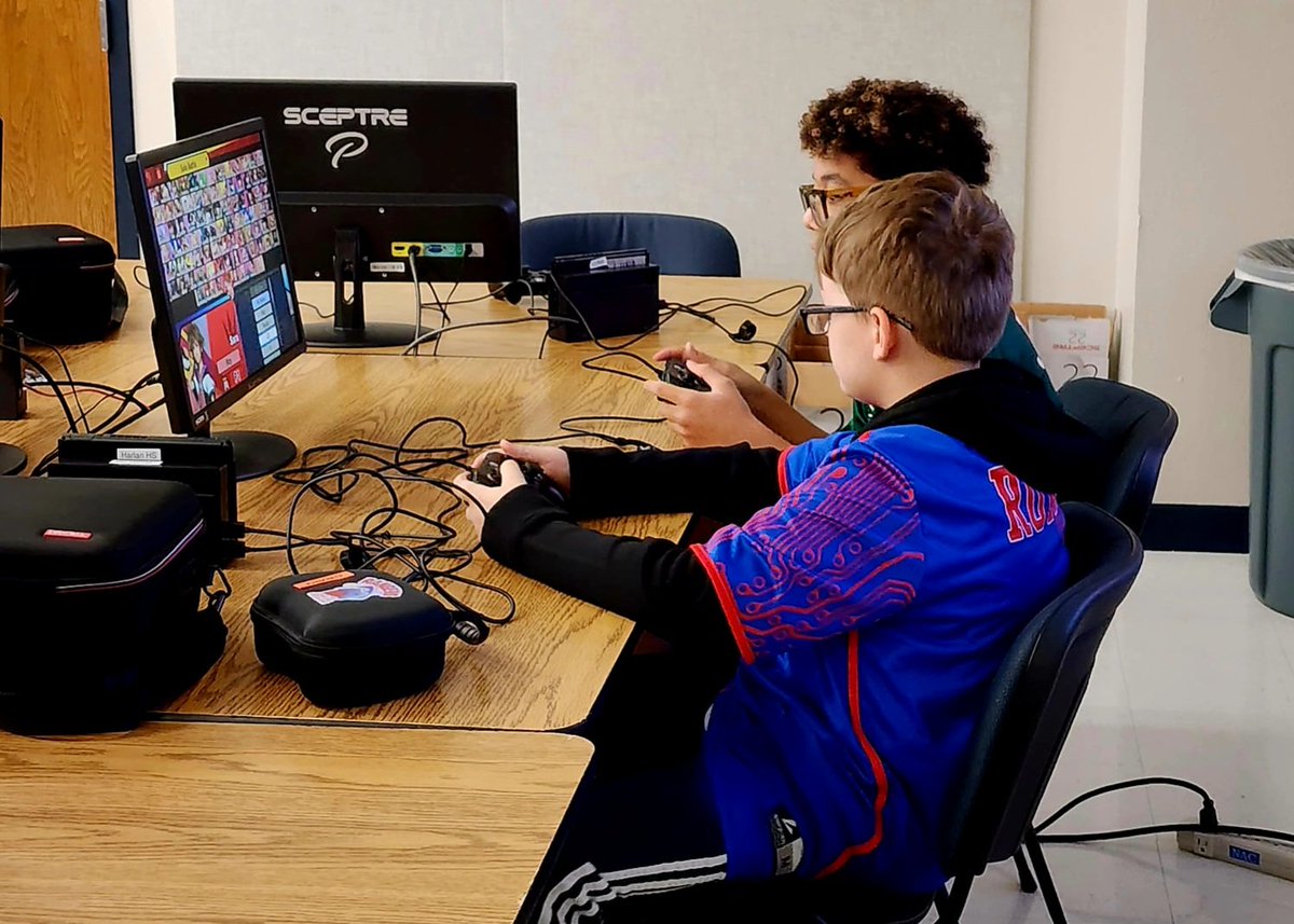 <a href="/nisdesports/">NISD Esports</a> did an amazing job of hosting the MS qualifying event! Coach Ozuna couldn't be prouder of each and every Ranger player. We can't wait to get back to the grind on Monday morning. See you at the finals in December!

@RangersLead
<a href="/EarlRudderMS/">Rudder Middle School</a>