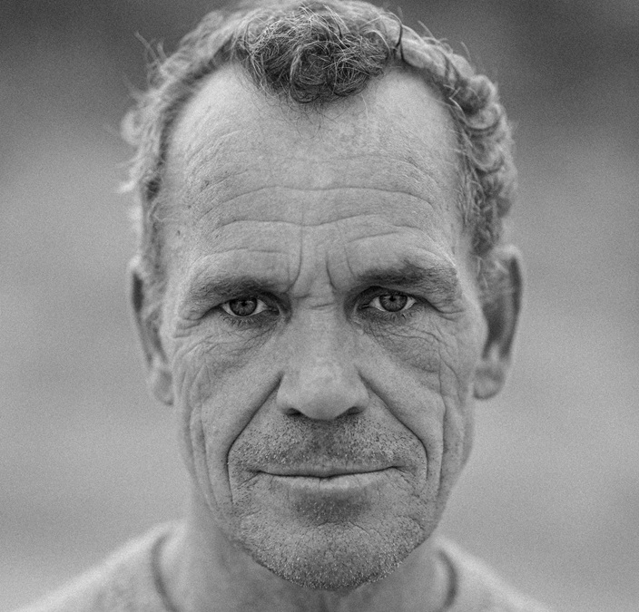 Laatste kaarten voor Oud Zeer, de try-out van Bram Bakker - mailchi.mp/theaterludens.…