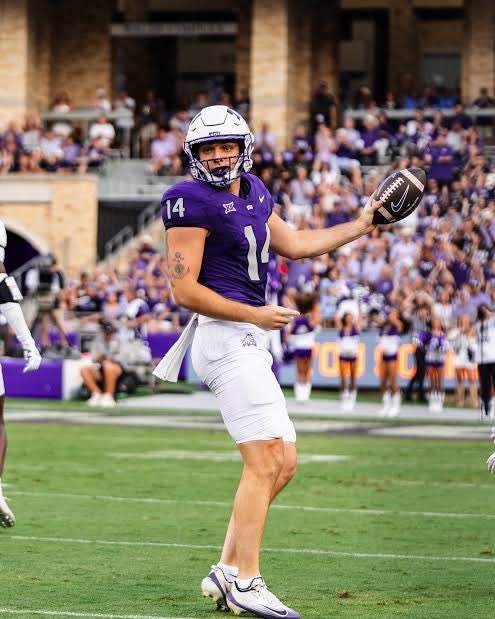 Wishing a big Happy Birthday to past Houston Cougar, and current <a href="/TCUFootball/">TCU Football</a> WR, <a href="/JosephManjack/">Joseph Manjack IV</a>! Hope you have an awesome
Birthday brother! Go give those Utah cougars hell! 💪❤️🏈 #HappyBirthday #GoCoogs #GoFrogs