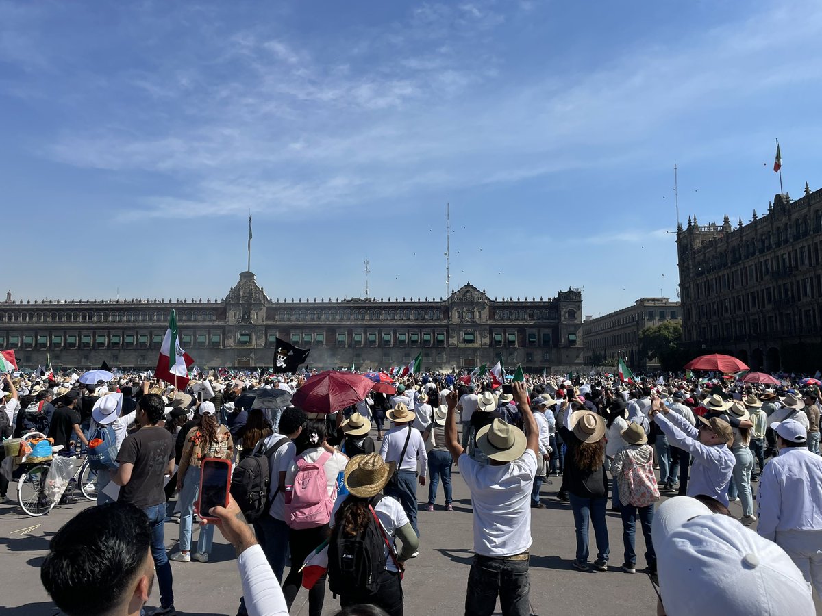 lafmex's tweet photo. @abrahamendieta Yo tengo otros datos  !! 😂 https://t.co/YGZSXjKfDU