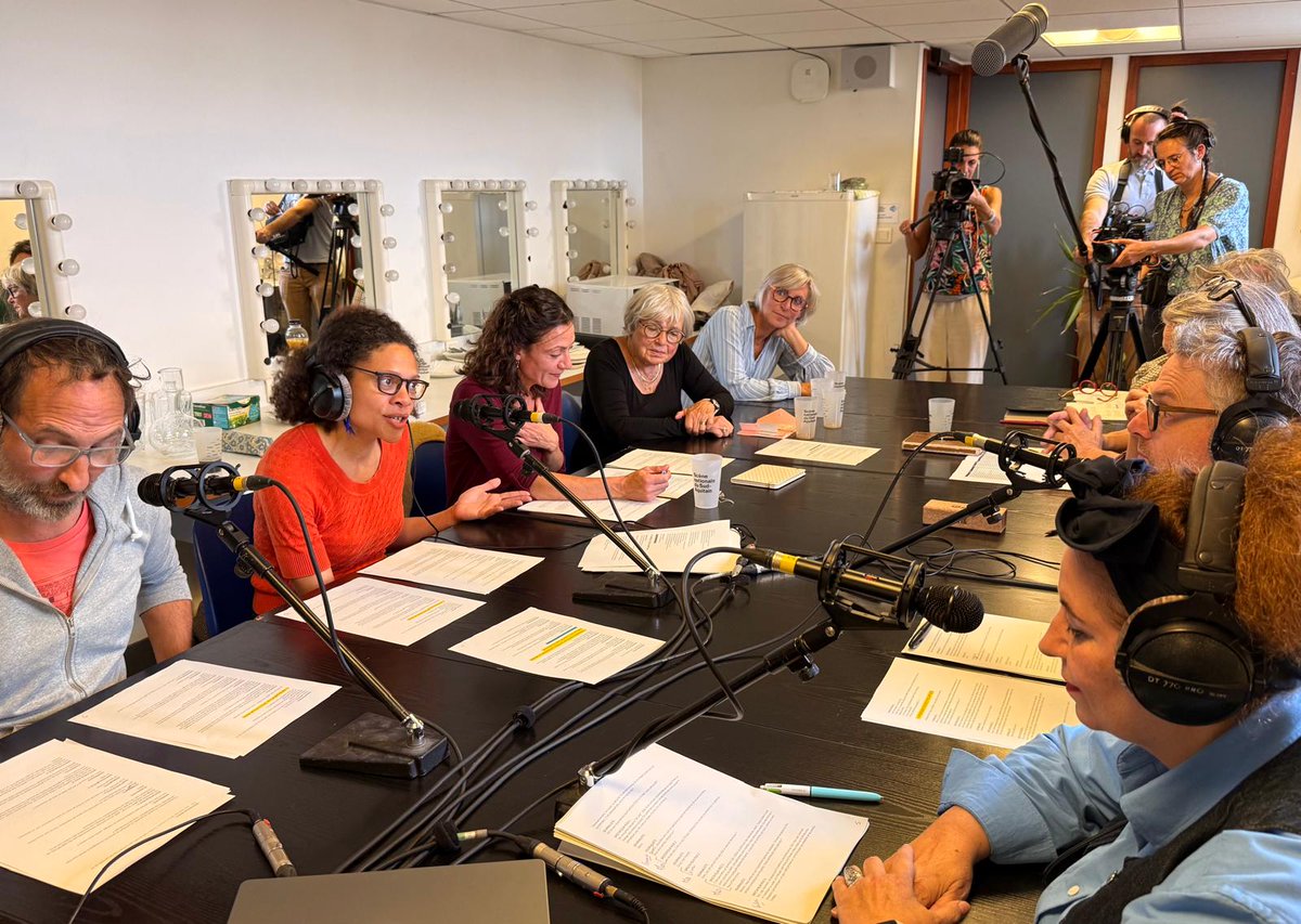 | LES ONDES CLANDESTINES | COLLECTIF MARICHIWEU |
✶ Création | Nom de code : Marichiweu ✶
En collaboration avec la Scène nationale du Sud-Aquitain
#ciehechoencasa #SNSA #collectif