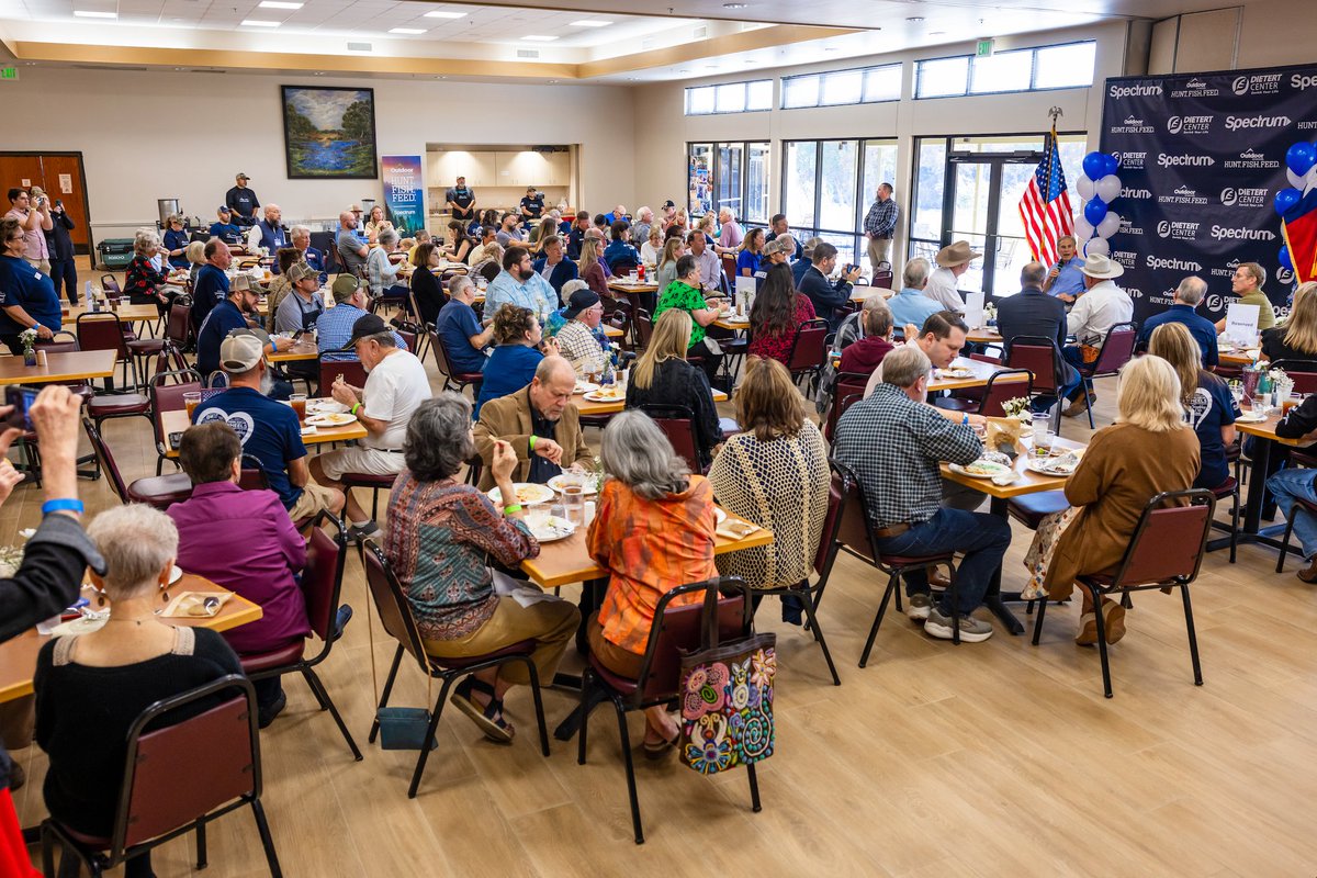 GovAbbottPress's tweet photo. Governor @GregAbbott_TX visited the Dietert Center to thank the Kerrville volunteers whose hard work helped rebuild it after the July 4th floods.

These volunteers spirit &amp; grit is what makes Texas strong.

Texas will keep supporting our communities. https://t.co/ZMOWXbmKeC