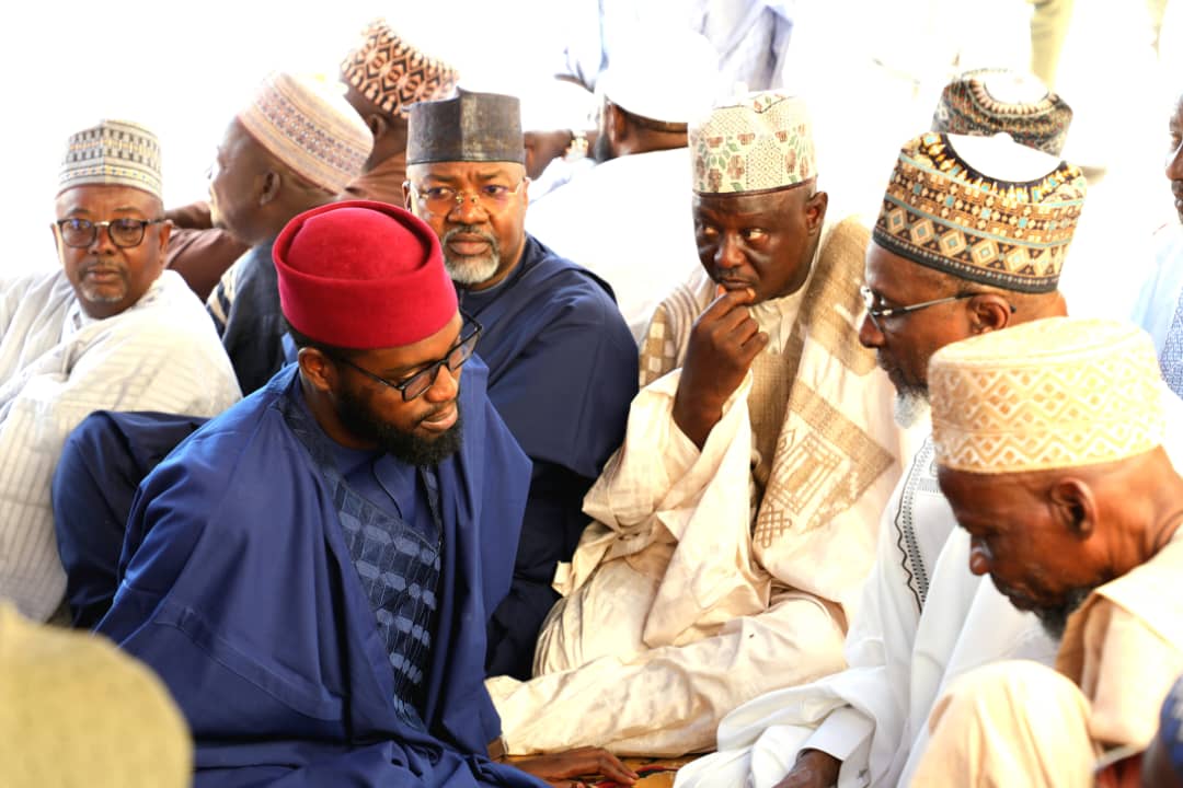 DahirMHashim's tweet image. I visited the Honourable Minister of Environment, Mallam Balarabe Abbas Lawal, in Zaria to offer my condolences over the passing of his beloved mother at the weekend.

I prayed that Allah forgives her shortcomings, grants her Jannatul Firdaus, and gives the Minister and his…