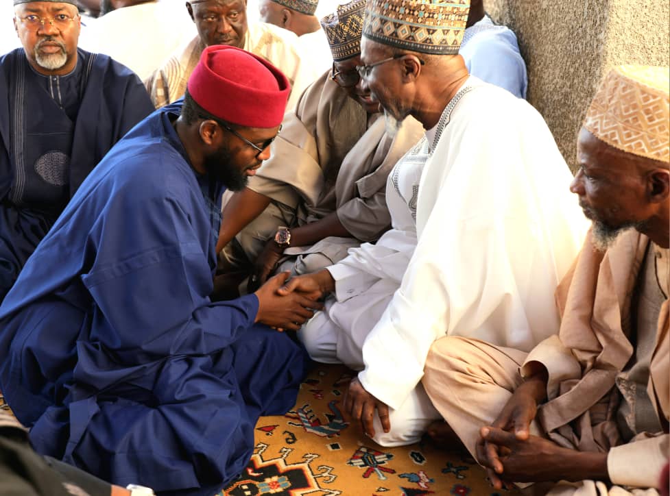 DahirMHashim's tweet image. I visited the Honourable Minister of Environment, Mallam Balarabe Abbas Lawal, in Zaria to offer my condolences over the passing of his beloved mother at the weekend.

I prayed that Allah forgives her shortcomings, grants her Jannatul Firdaus, and gives the Minister and his…
