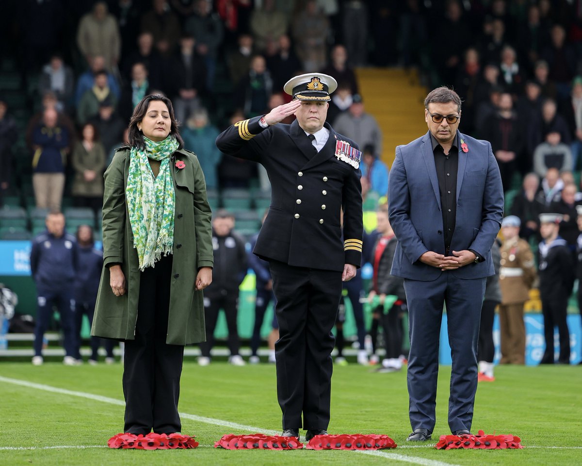 Today, we came together to honour and remember those who made the ultimate sacrifice. 🌹

A massive thank you to RNAS Yeovilton for joining us this afternoon for our Armistice fixture.

#YTFC 💚