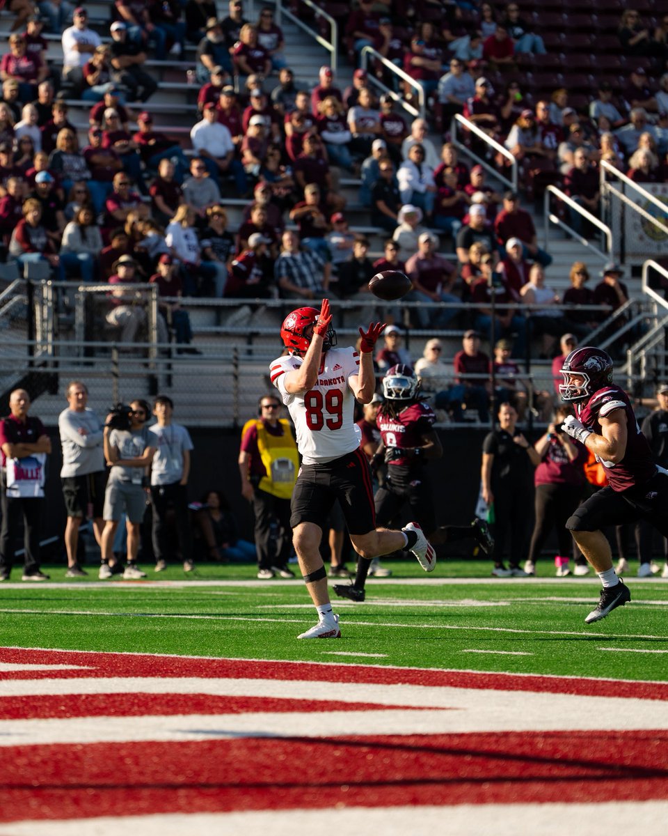 South Dakota Football tweet media
