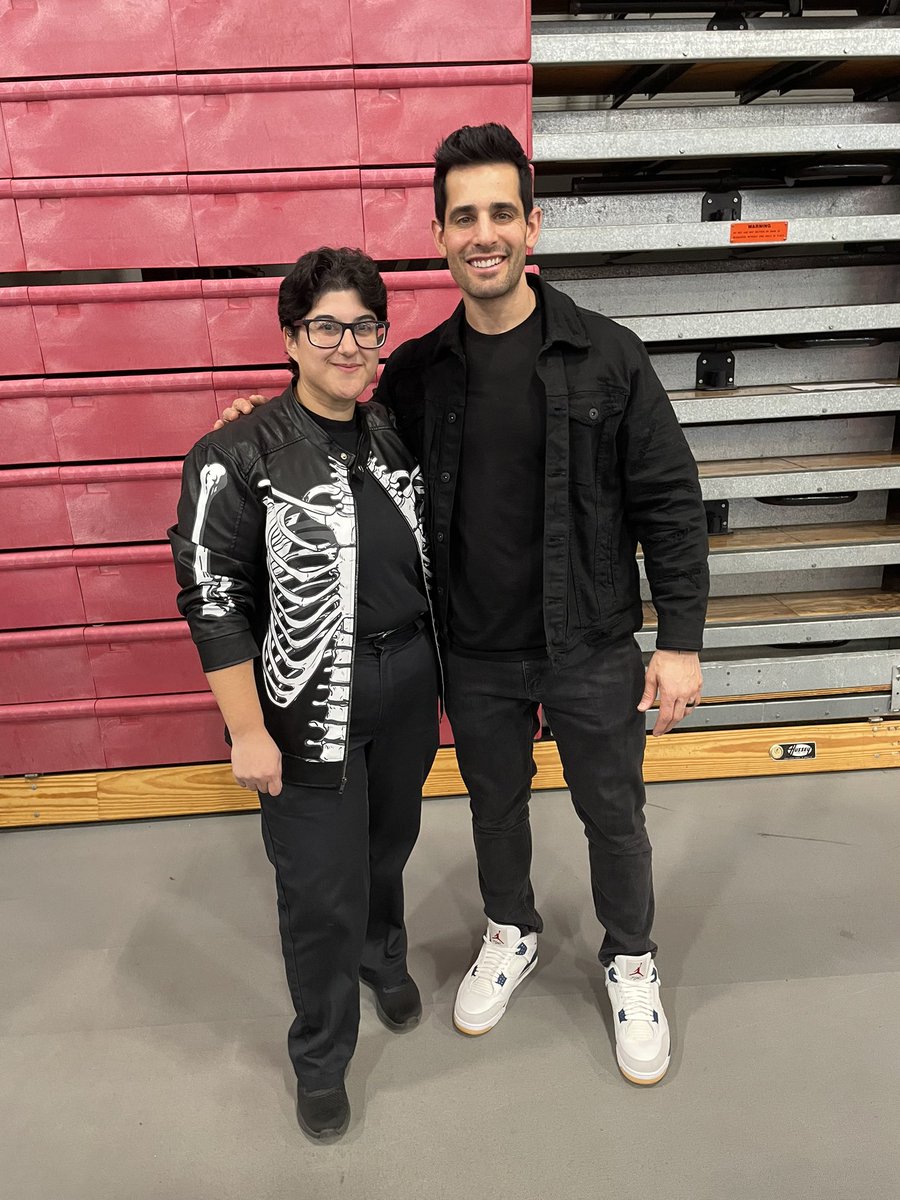 I just got home, my body hurts but man was it worth it, got to meet mother <a href="/TheAJMendez/">AJ Mendez</a> again, Bad Ass Billy Gunn -a fav from my childhood and a wrestling interviewer who I watch all the time, life’s been shitty but this one day makes it so much better ☺️☺️