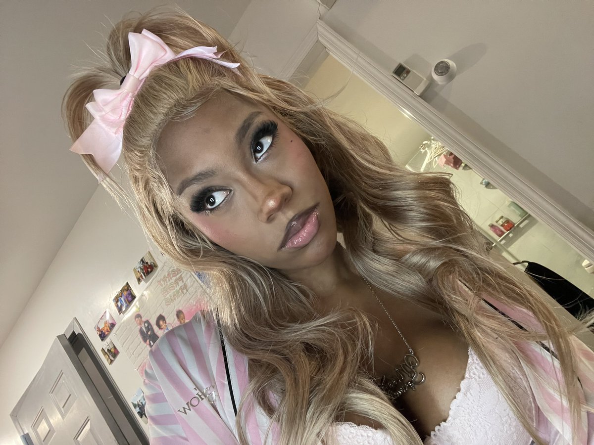 Ugh my base is perfectttt! I feel like a perfectly frosted cupcake 😋🤭🧁