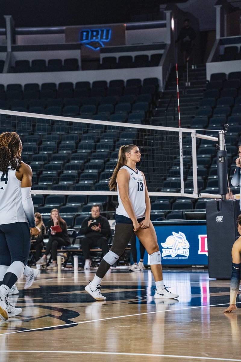 Jenna with the solo block!

Set 5 | #ORUVB 6 , Coyotes 4