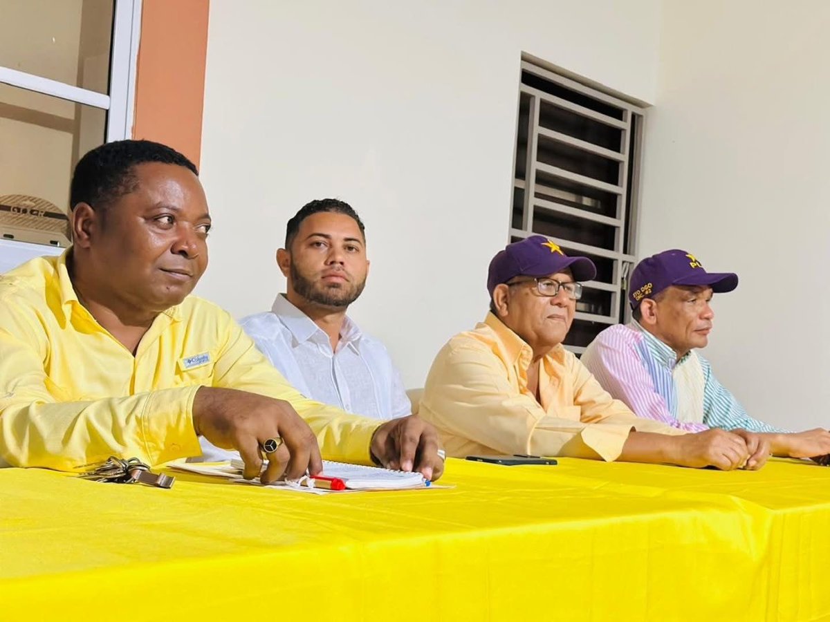 El PLD sigue creciendo en La Otra Banda 💜⭐️

En un emotivo acto fueron juramentados 7 nuevos Presidentes de Comités Intermedios, fortaleciendo la estructura del PLD en esta comunidad trabajadora de Higüey.

¡La Otra Banda sigue en marcha! 💛💜
#LOEEnMarcha #PLD #LaOtraBanda