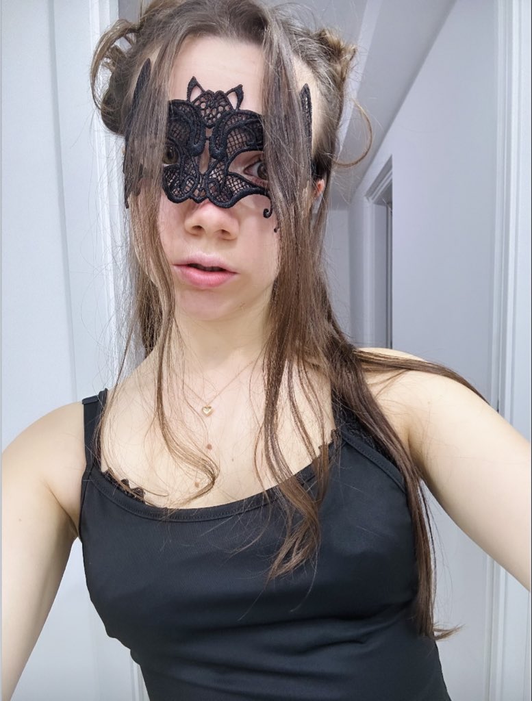 hel leehrax tweet media