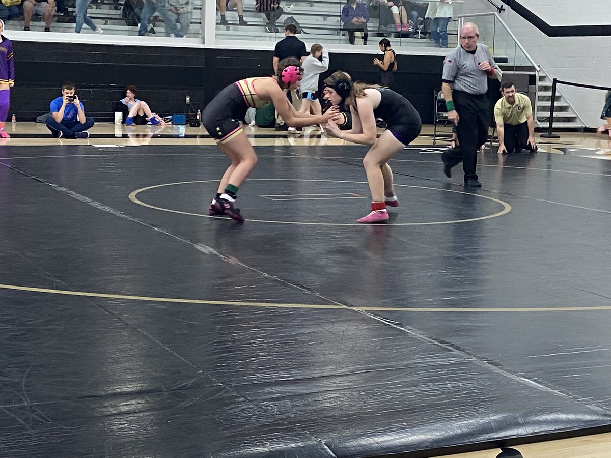 DHS_Broncos's tweet photo. More action from today! 3/4 &amp; 5/6 matches going on now with finals to follow! Great day of wrestling! #GoBroncos https://t.co/8xRphfgtqC