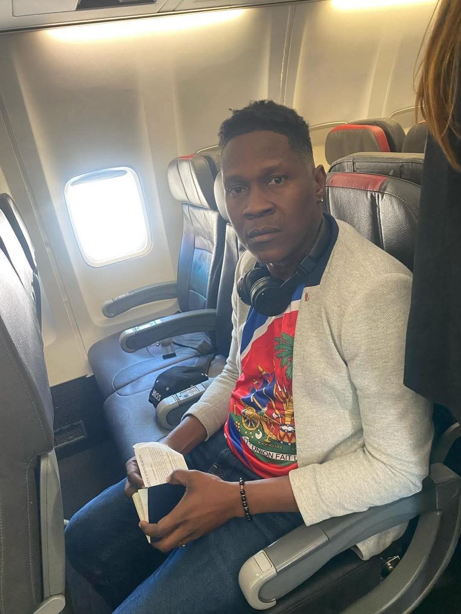 RTVMFM's tweet photo. Respèw se li ki onè w, sa w ofri se li w'ap jwenn an retou.
Angaje w nan fè sa ki bon pou van lespwa jayi lakay ou.
Pwosperite la pou sila ki kenbe liy li e ki mache kontre l.

Komite direktwa PCEC la ap swete kanmarad nou Jacques Wilson Jean (Vye Papa) «Welcome Back! Bon retou!. https://t.co/KVHCTSPAOT
