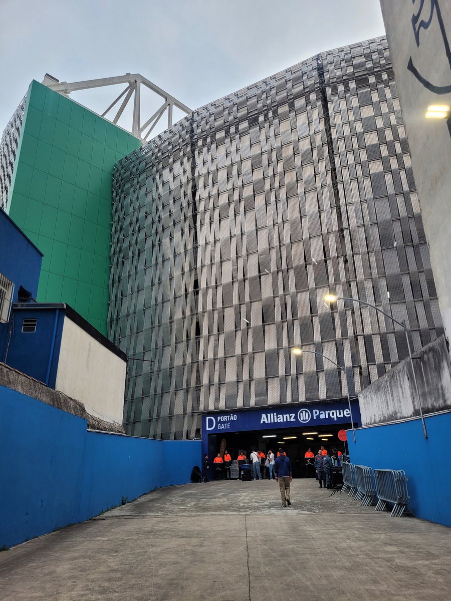 sunnydayinrio's tweet image. tudo me lembra vocês @linkinpark voltem logo 😔